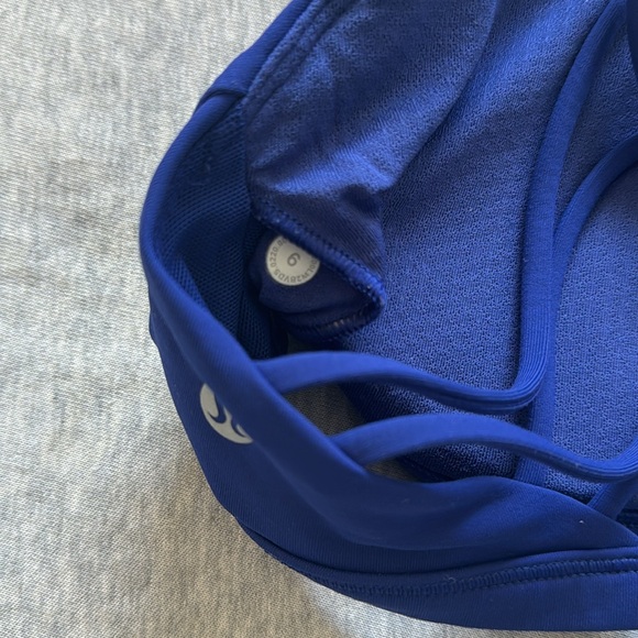 *SOLD* Lululemon Sports Bra - Picture 3 of 3